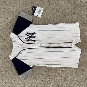 NWT NY Yankees Onesie